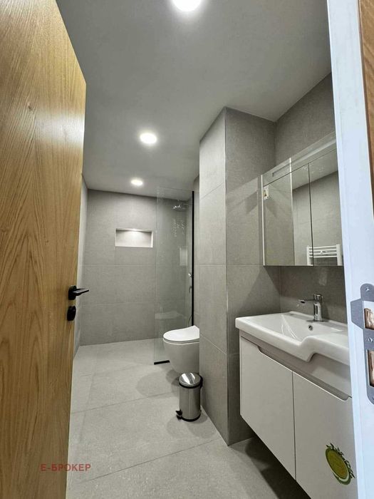 Продава се Двустаен апартамент в София, Банишора - 68 кв.м за 1471 €/кв.м - Снимка #1