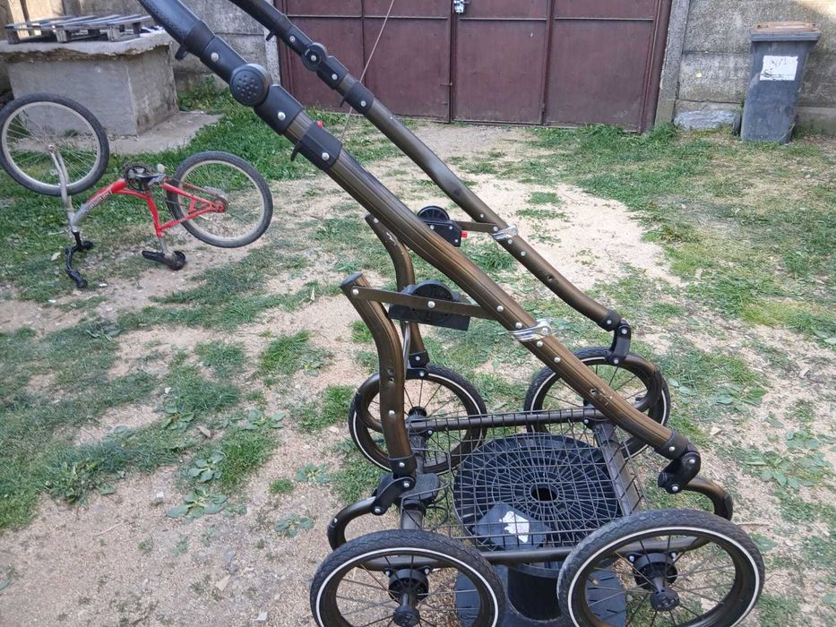 Cărucior de vânzare