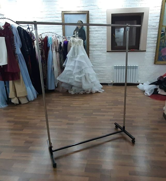 Доставка.Металлический гардероб Вешалка-гардеробная на колесах g2