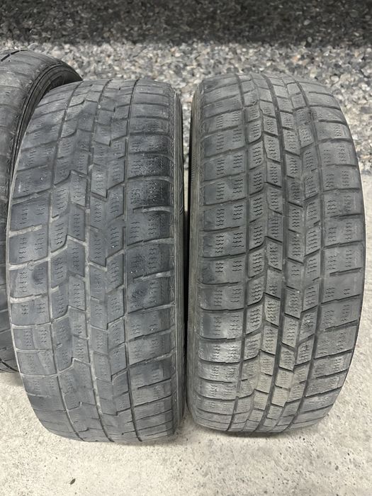 Шины 215/55/17 комплект