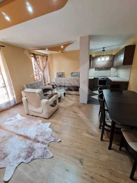 Дава се под наем Тристаен апартамент в Пловдив, Христо Смирненски - 117 кв.м за 568.14 € - Снимка #2