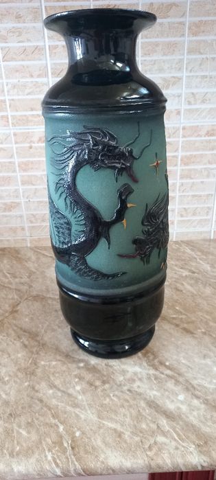 Kuvshin ajdar suratli