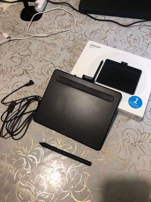 Графический планшет Wacom intuos small