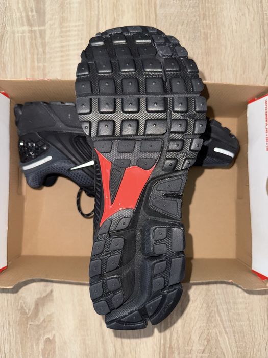 Nike Air Zoom Vomero 5 “Black Metallic University Red” - размер 45.5