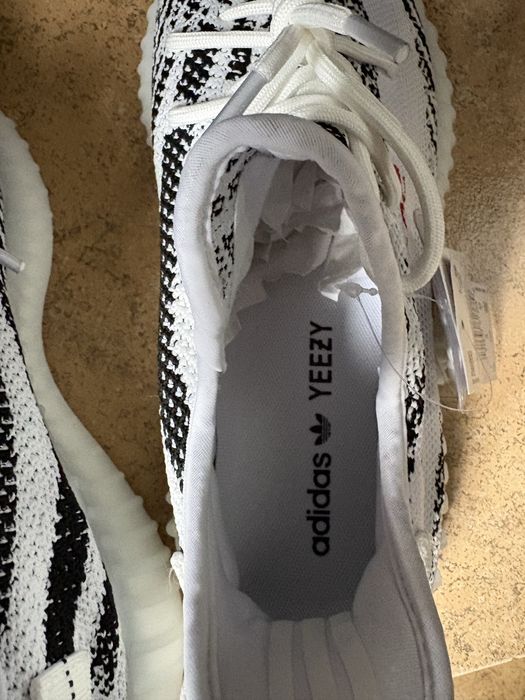 Yeezy 350v2 Zebra 42