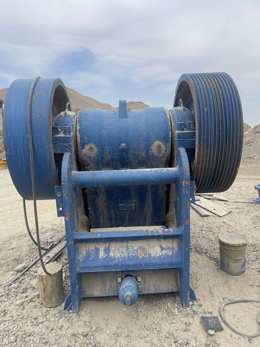 Дробилка щековая 650 * 900 .