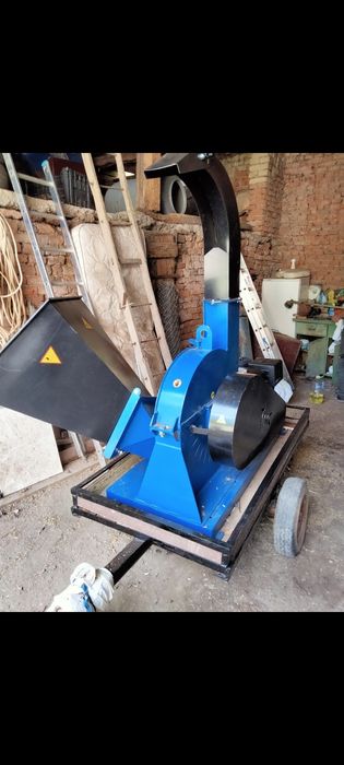 Presă peleți 15 kw + tocător crengi Crusher 600