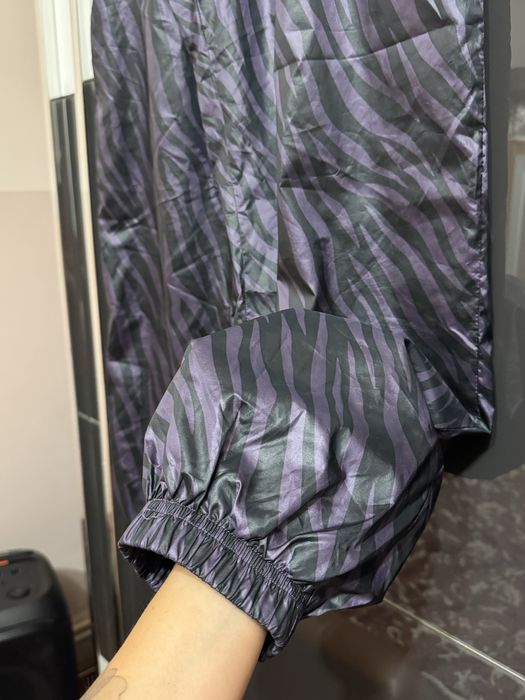 Pantaloni Nike, material fas, zebra print mov