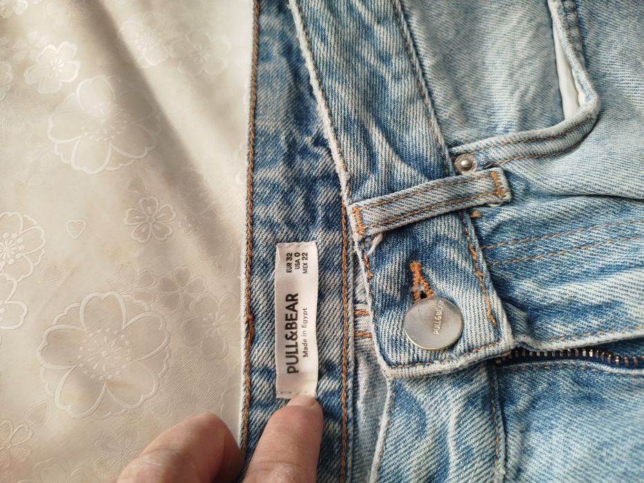 Продаются джинсы и брюки 46и48 разм.. цена за каждые 40 тыс.