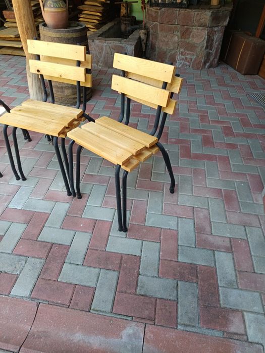 Scaune și masa exterior / terasa