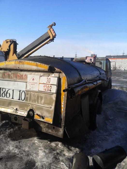 Топливозаправщики разные