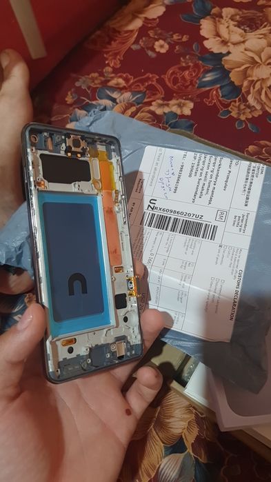 Экран Samsung  S10 сборда