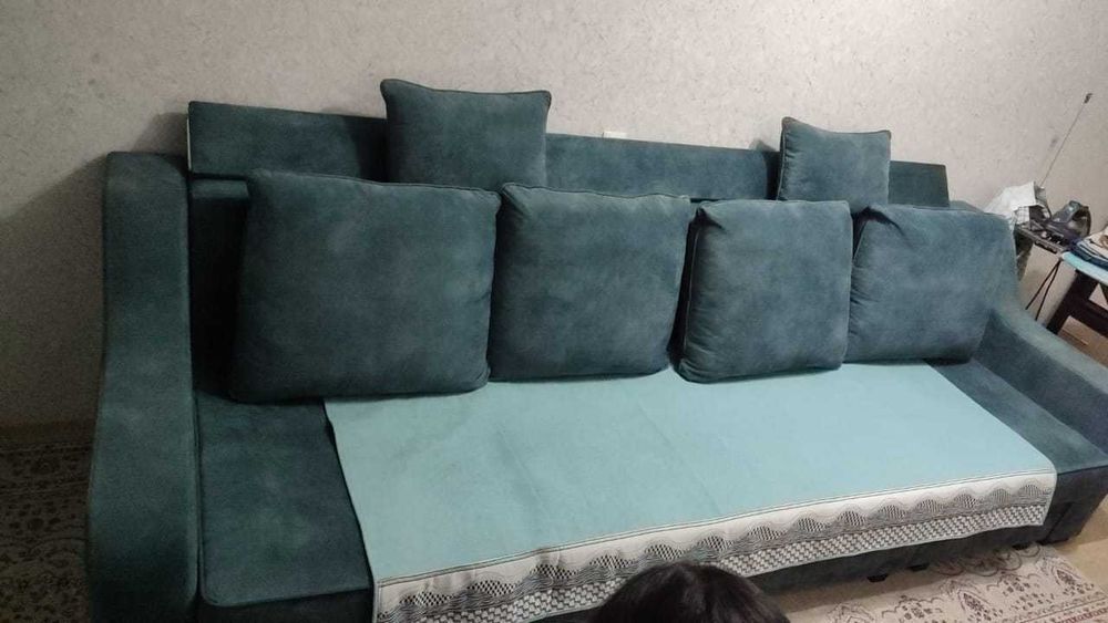 Продам диван в отличном состояний!