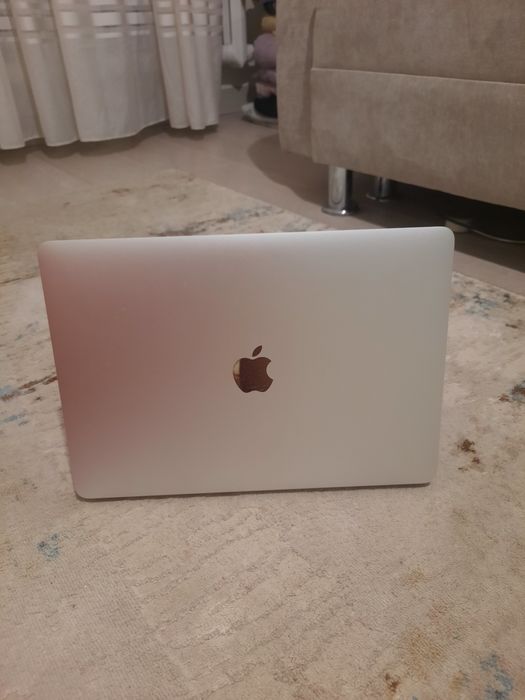 Macbook Air (M1,2020)