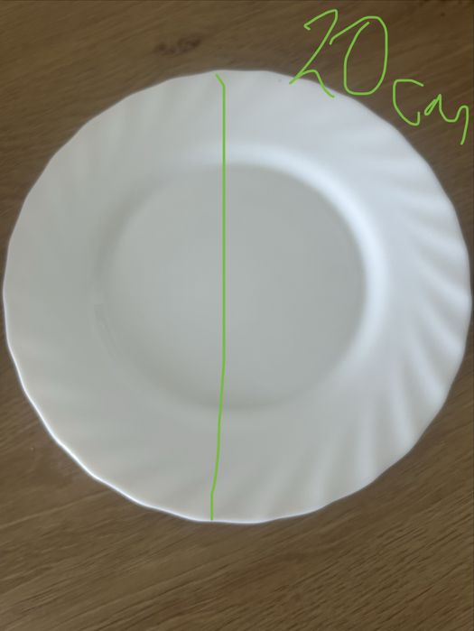 Сервиз от 18бр. Порцеланови чинии: три вида по 6 бр.