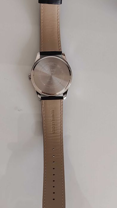 Часовник Casio MTP-E180L-2 AVEF