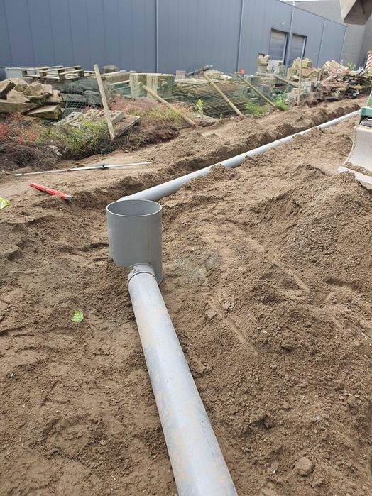 Lucrări cu  excavator , transport agregate , pavaje , betoane, garduri