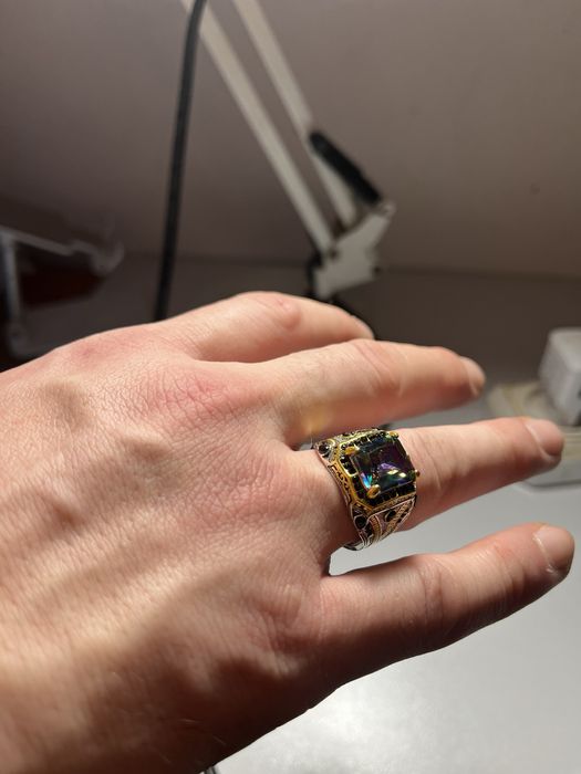 Нефритовые кольцо