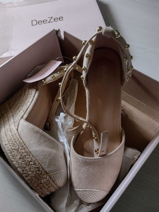 Нови дамски еспадрили DEE ZEE