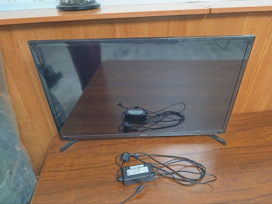 Samsung tv 32 sotiladi