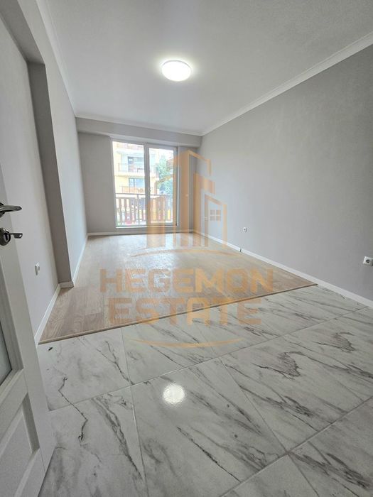 Продава се Двустаен апартамент в к.к. Св.Св. Константин и Елена - 67 кв.м за 2457 €/кв.м - Снимка #1