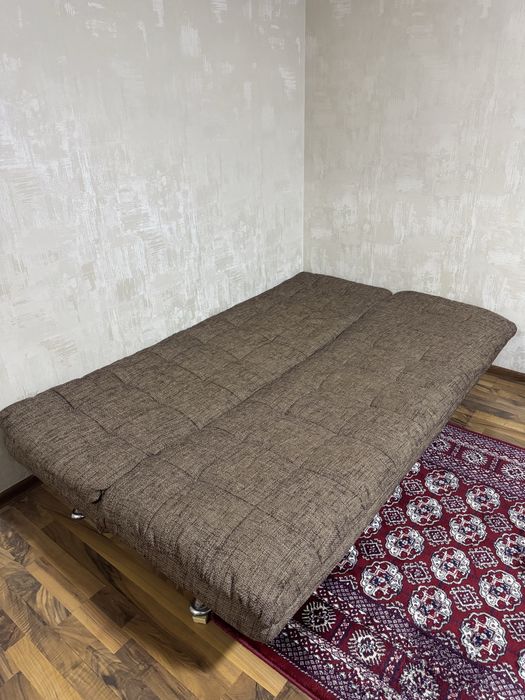 Продам диван , в аккуратном состоянии