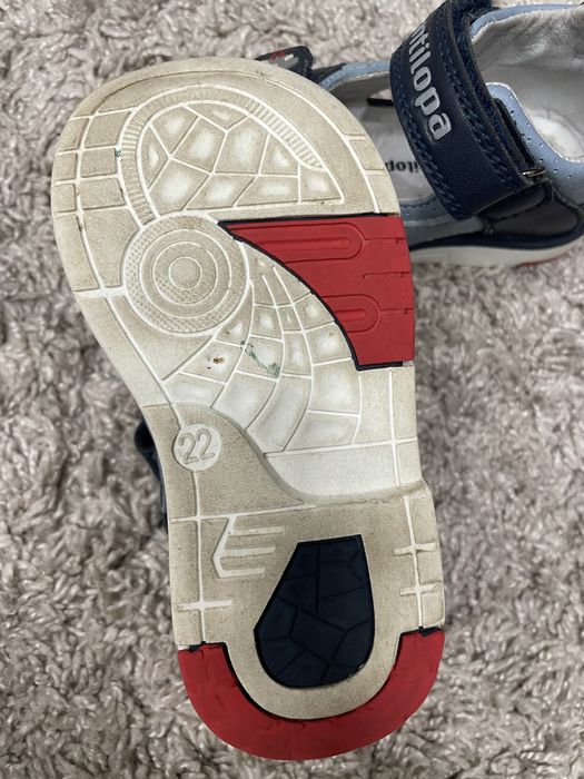 Детские сандалии