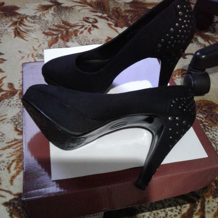 Продавам дамски обувки