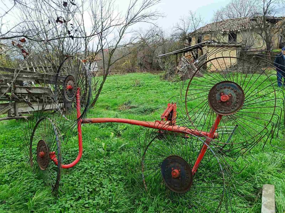 Продавам трактор владимировец