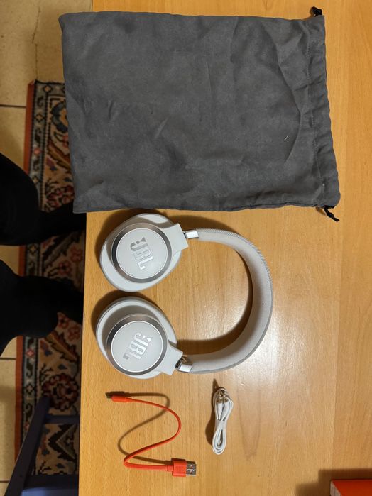 JBL live770NC Слушалки