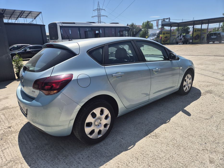 OPEL Astra 2011 — imagine 4