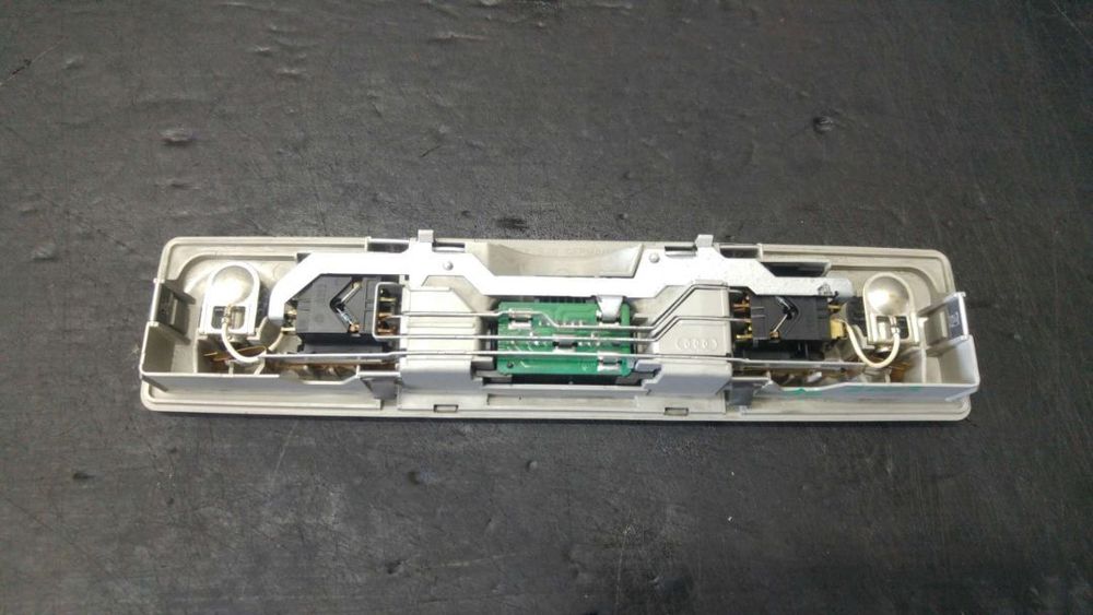 Lampa plafon spate audi a6 c5 4b0947111