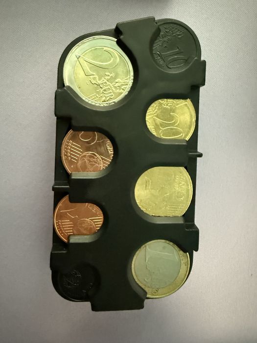 Чисто НОВ евро монетник