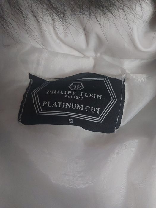 Geacä damä cu puf s