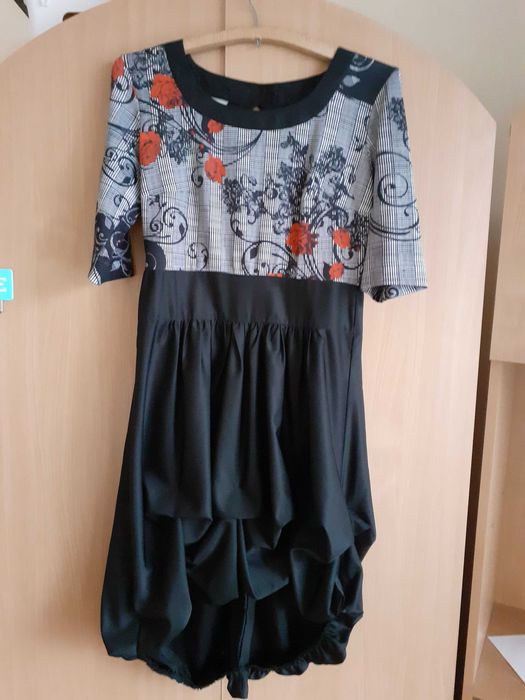 Официална рокля. Българско проезводство ня фирма Ками. Размер 46.