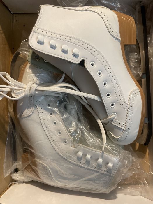 Продам новые коньки Roces 37 размер