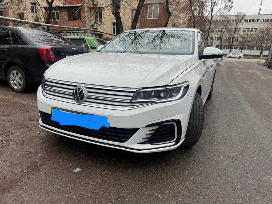 Автомобиль Volkswagen E-bora, седан, 2021г.