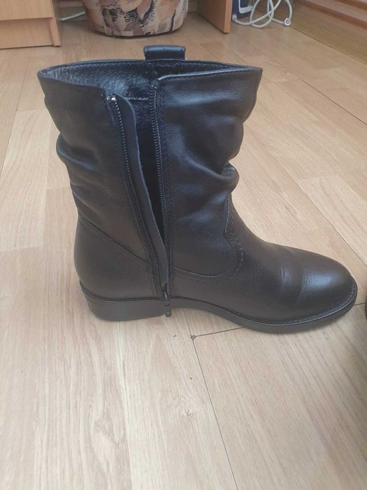 Vand cisme dama negre,din piele