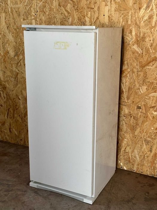 Frigider incorporabil Whirlpool A+ cu volum 219L