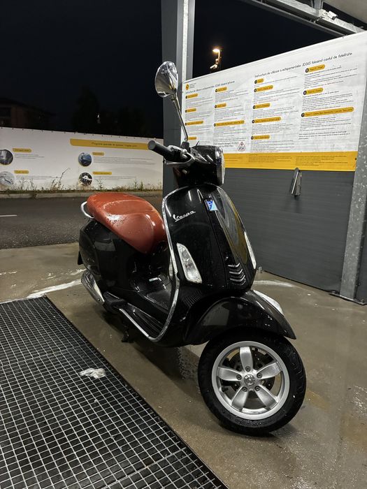 Piaggio Vespa Primavera 2015 49cc 2T cat B