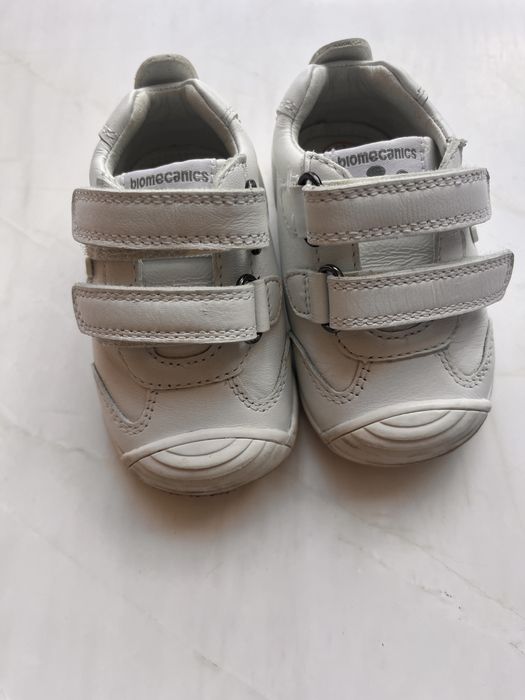 Бебешки обувки за прохождане