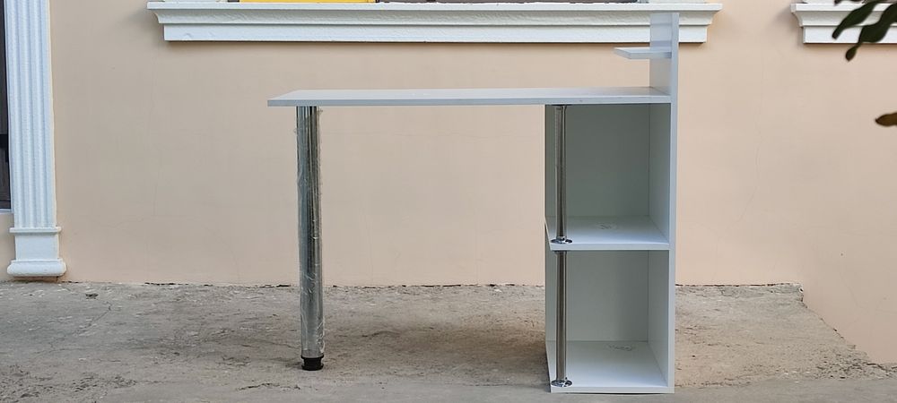 Маникюр столик 12