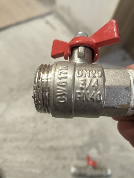 Продам шаровые краны 1/2" и 3/4"