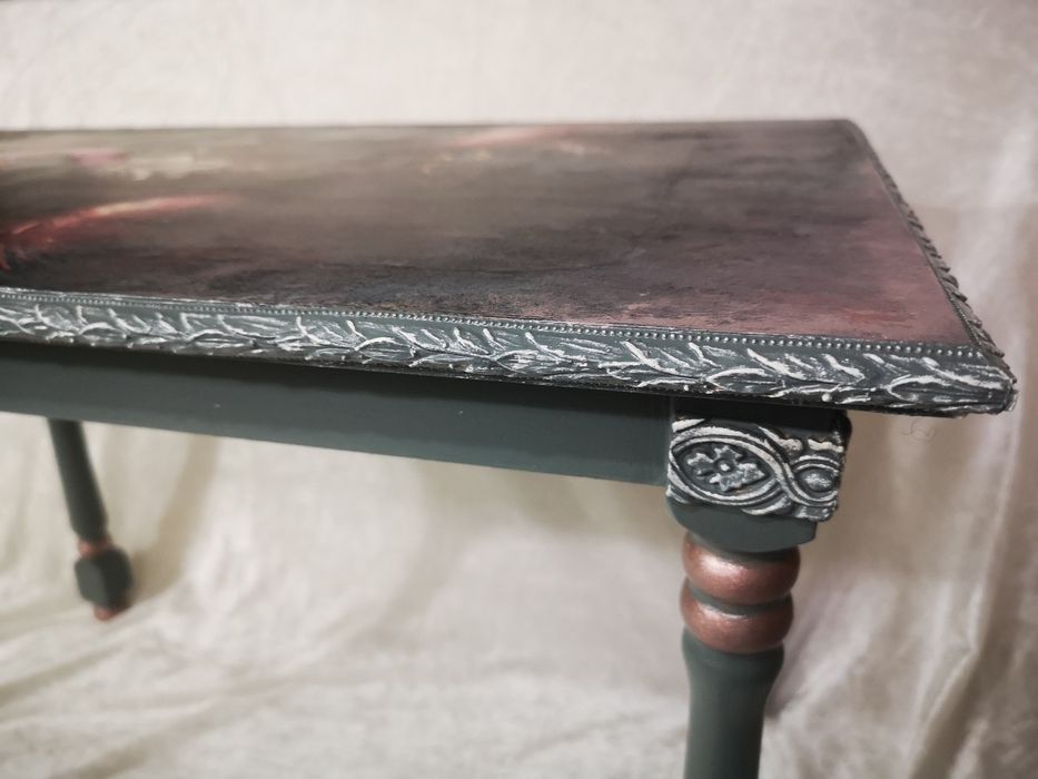 Маса арт декорирана