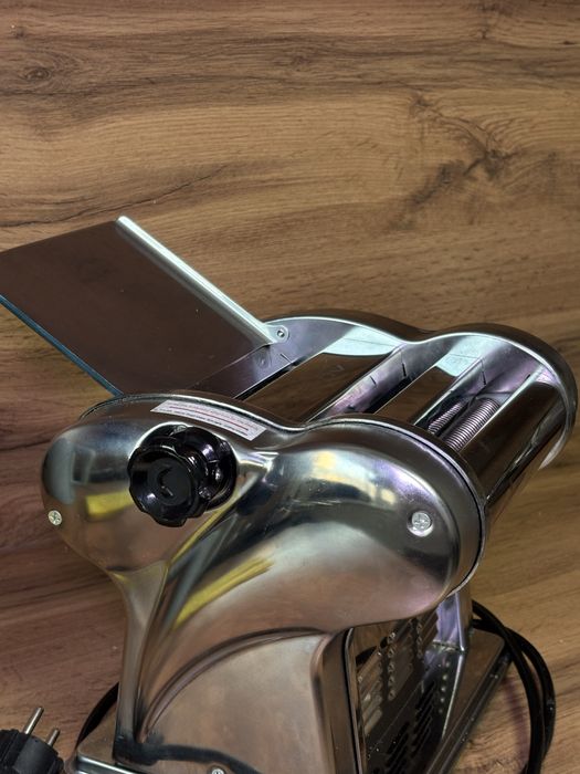 Продам тестораскатку-лапшерезку