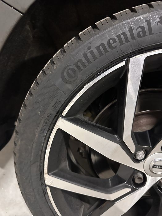 Всесезонни гуми 235/40/18 Continental