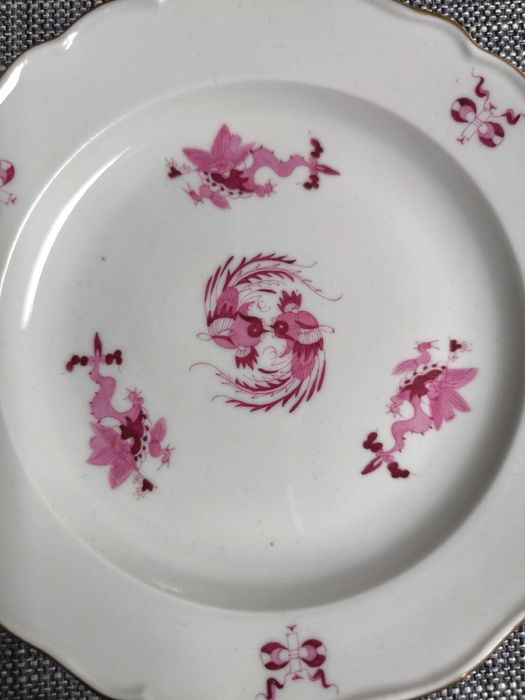 Продавам чиния Мейсън  розов Дракон 1934/45 година Уникат