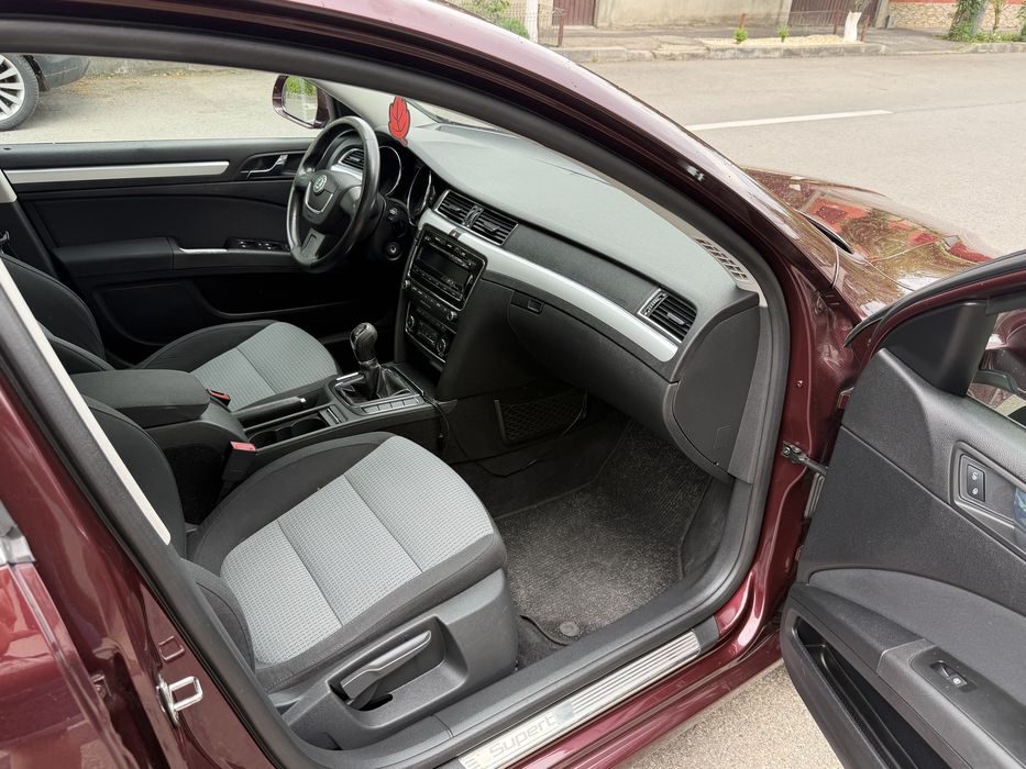 Skoda Superb Combi 1.4 TSI 125 CP 2010 EURO 5 Limuzină de familie