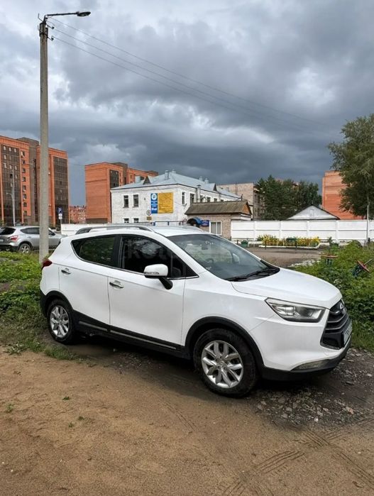 Продам JAC S3 2015 года
