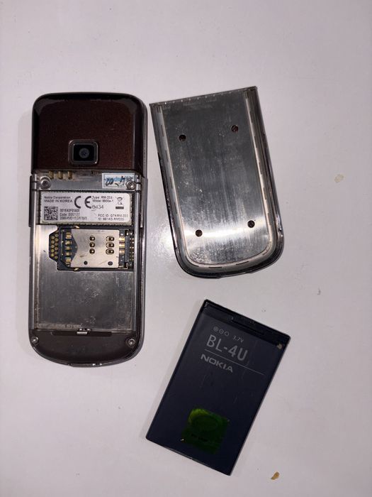 Срочно продам нокиа 8400